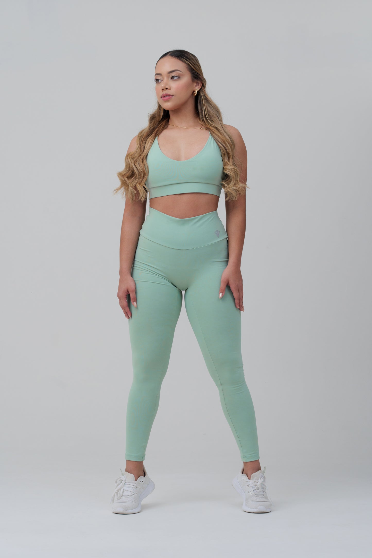 Leggings Elevate + Top Rusher Verde Sage