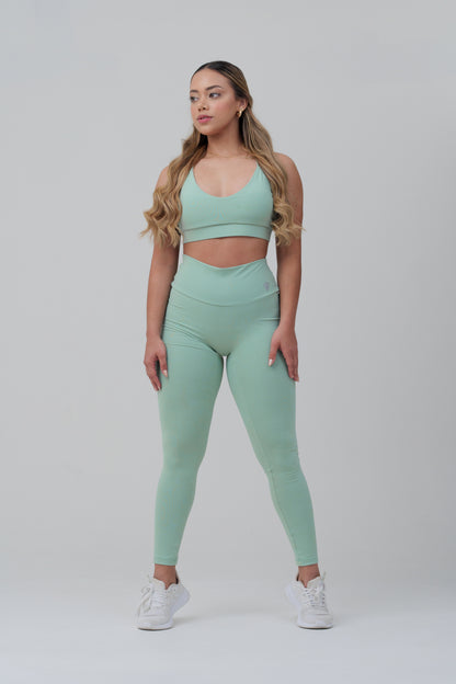 Leggings Elevate + Top Rusher Verde Sage